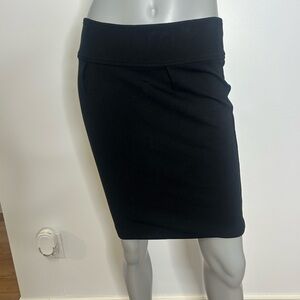 Beautiful Dynamite Sleek Black Pencil Skirt with back zipper ❤️4